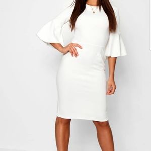 Boohoo flared sleeve midi dress Small